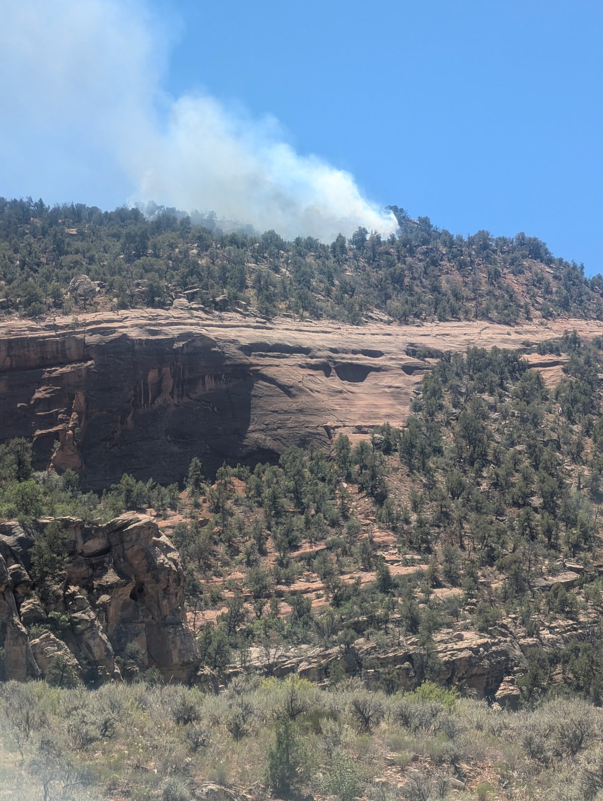 Beehive Fire Activity 061126