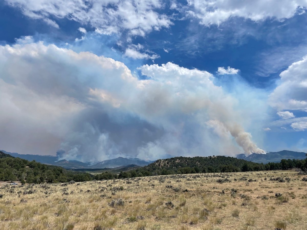 Smoke on Gold Mountain Fire